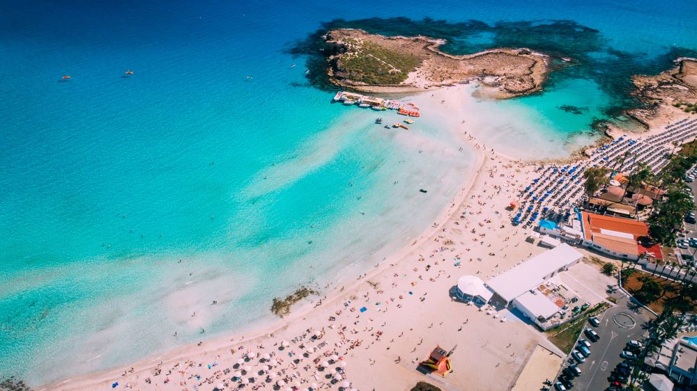 Nissi Beach, wakacje na Cyprze